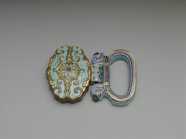 粉彩松石色描金帶板