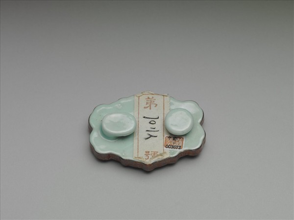 粉彩松石色描金帶板