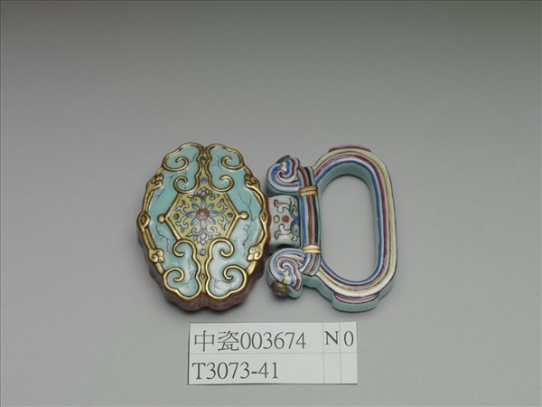 粉彩松石色描金帶板