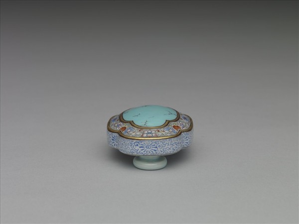 粉彩松石色描金帶板