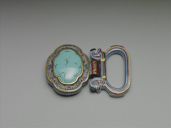 粉彩松石色描金帶板