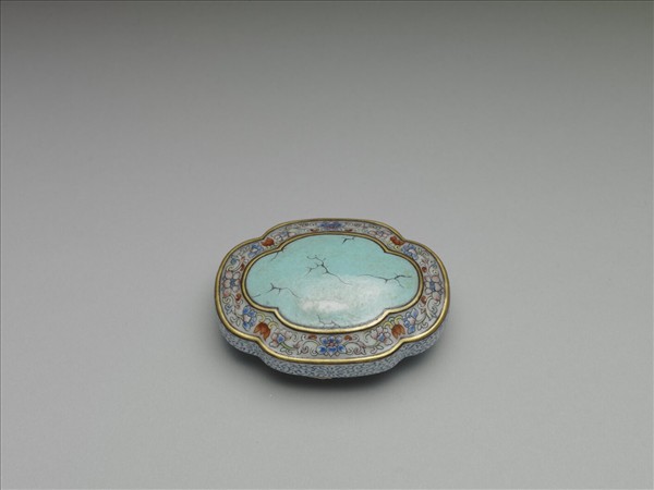 粉彩松石綠描金帶板