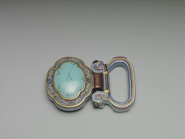 粉彩松石色描金帶板