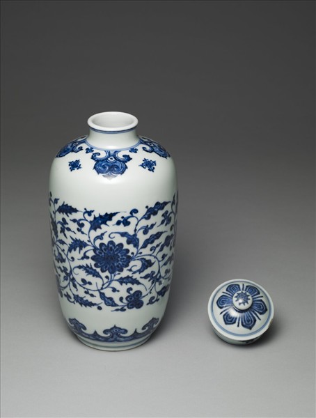 青花纏枝花卉紋蓋罐