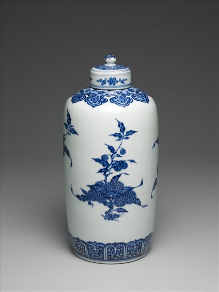 青花纏枝花卉紋蓋罐