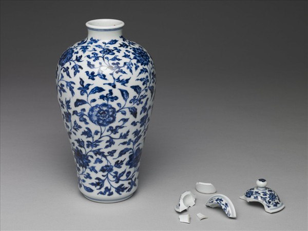 青花纏枝花卉紋蓋罐