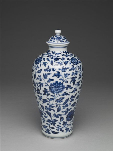 青花串枝蓮紋蓋罐