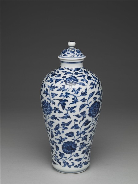 青花串枝蓮紋蓋罐
