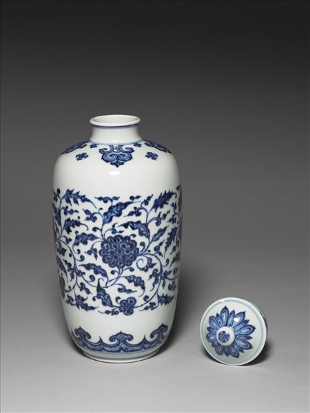 青花纏枝花卉紋蓋罐