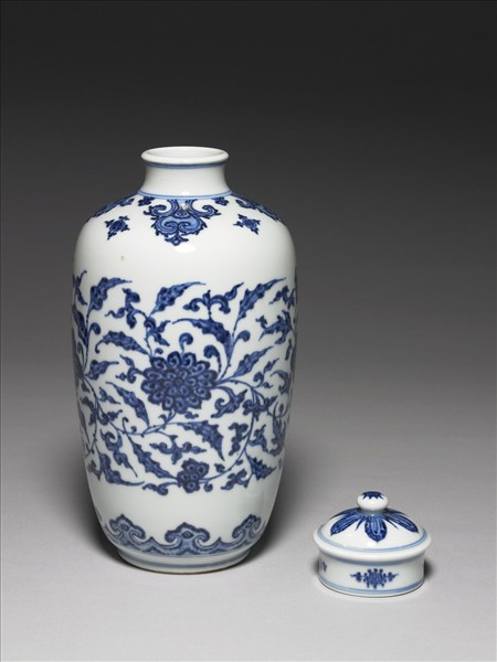 青花纏枝花卉紋蓋罐