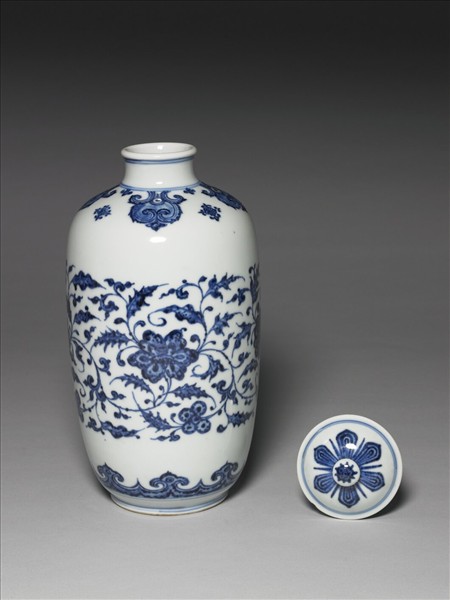 青花纏枝花卉紋蓋罐