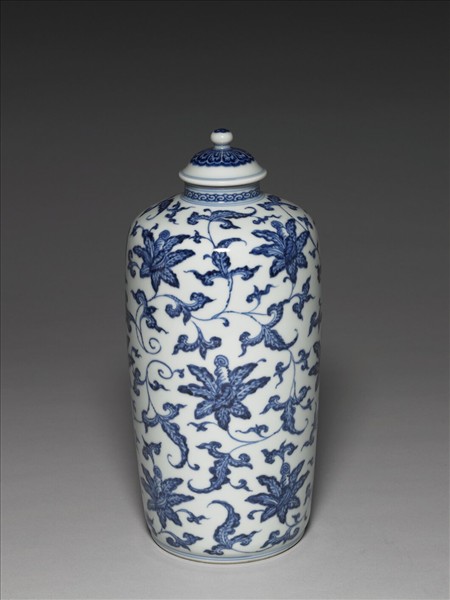 青花纏枝花卉紋蓋罐