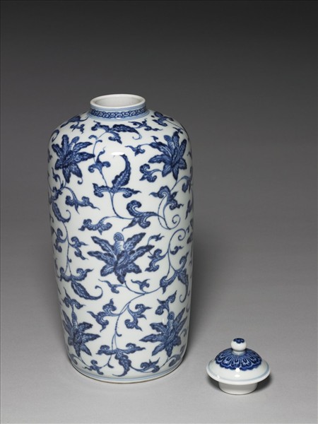 青花纏枝花卉紋蓋罐