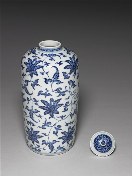 青花纏枝花卉紋蓋罐