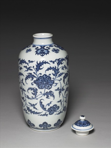 青花纏枝花卉紋蓋罐