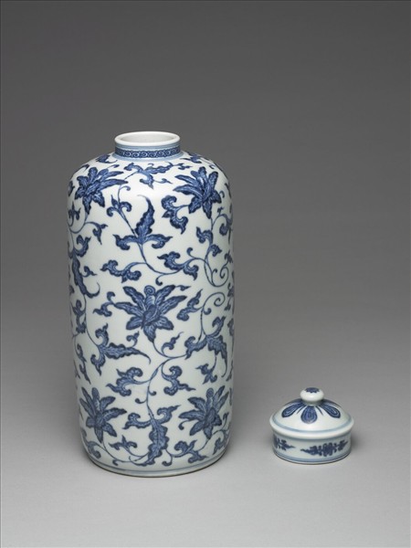 青花花卉紋蓋罐