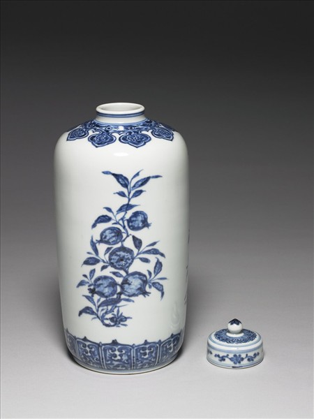 青花折枝花果紋蓋罐