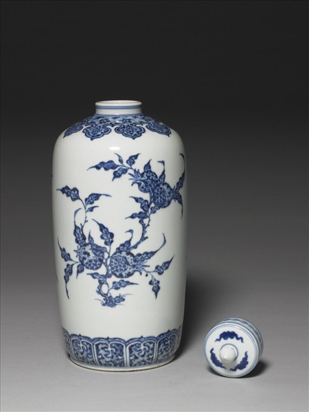 青花折枝花果紋蓋罐