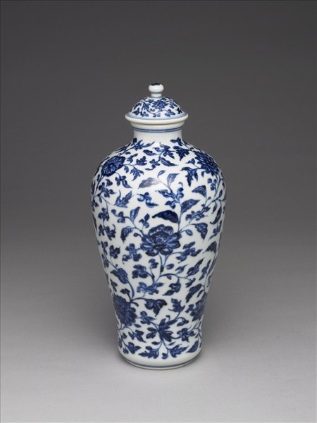 青花纏枝蓮紋蓋罐