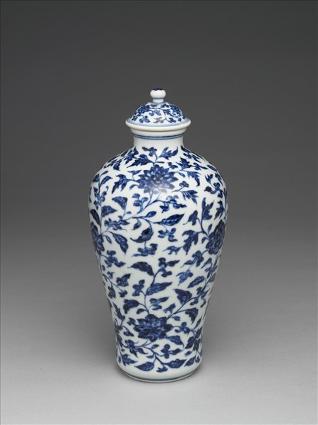 青花纏枝蓮紋蓋罐