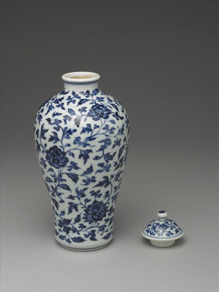 青花纏枝蓮紋蓋罐