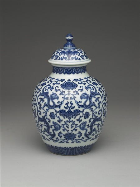 青花番蓮紋蓋罐