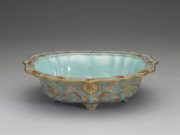 洋彩綠地雜寶紋盆