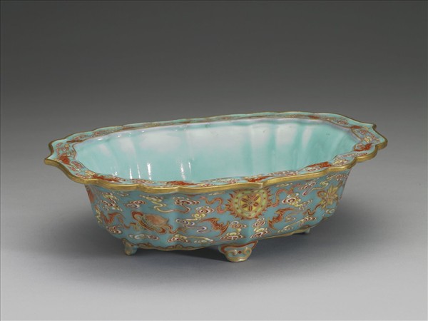 洋彩綠地雜寶紋盆