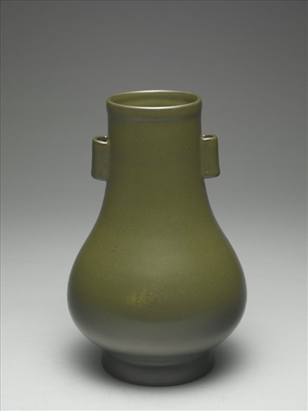 茶葉末釉貫耳壺