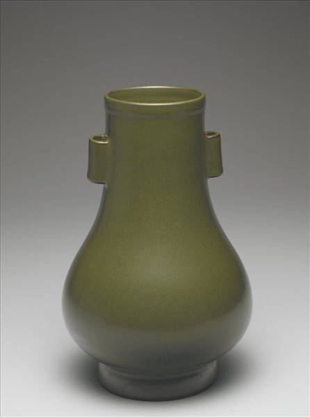 茶葉末釉貫耳壺