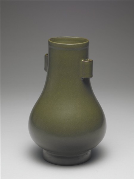 茶葉末釉貫耳壺