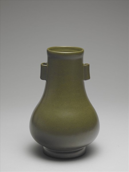 茶葉末釉貫耳壺