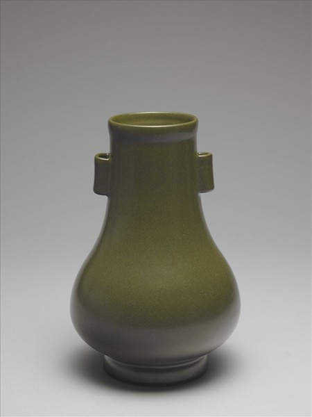 茶葉末釉貫耳壺