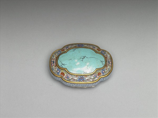 粉彩松石色描金帶板