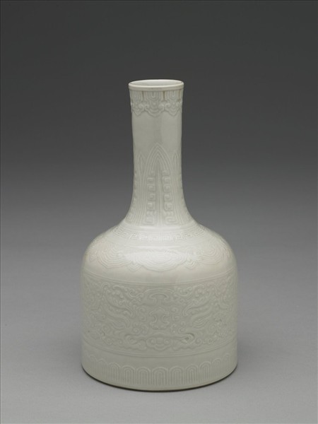 白釉暗花瓶