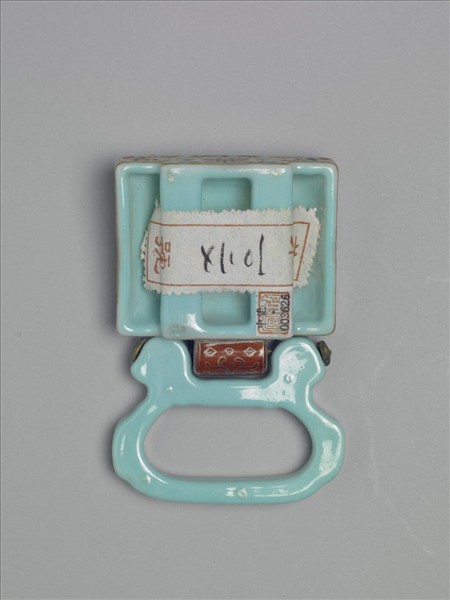 粉彩番蓮紋描金帶板