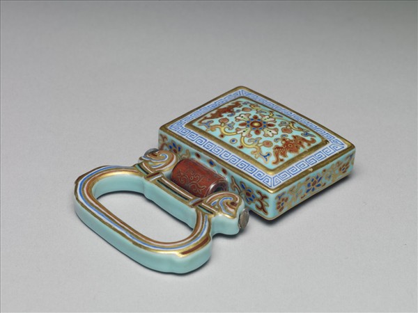 粉彩番蓮紋描金帶板