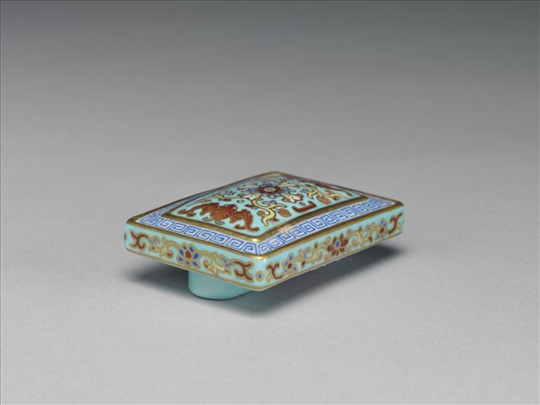 粉彩番蓮紋描金帶扣