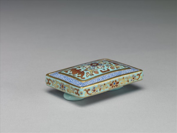 粉彩番蓮紋描金帶扣