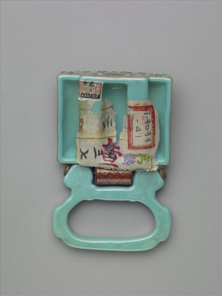 粉彩番蓮紋描金帶板