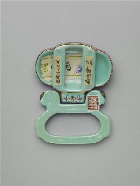 粉彩番蓮紋描金帶板