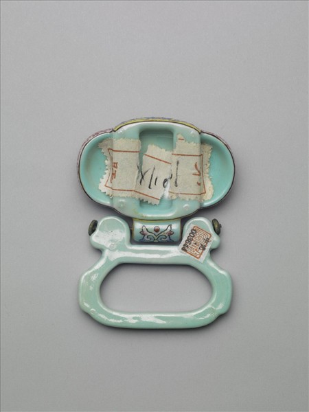 粉彩番蓮紋描金帶板