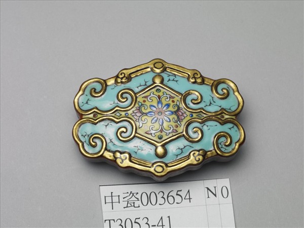 粉彩如意雲紋描金帶扣