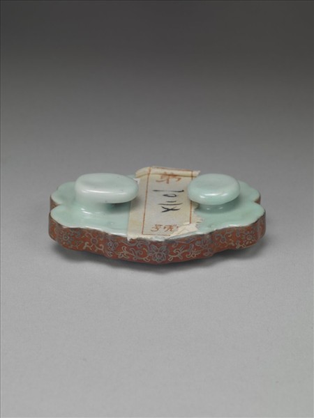 粉彩描金如意雲紋帶扣