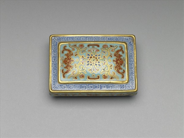 粉彩番蓮紋描金帶板