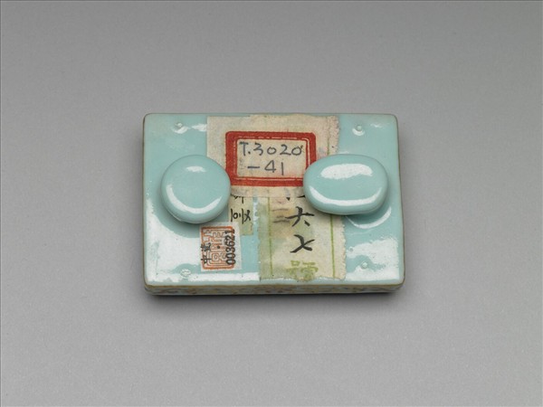 粉彩番蓮紋描金帶板