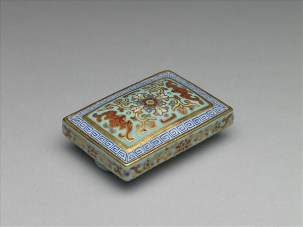 粉彩番蓮紋描金帶扣