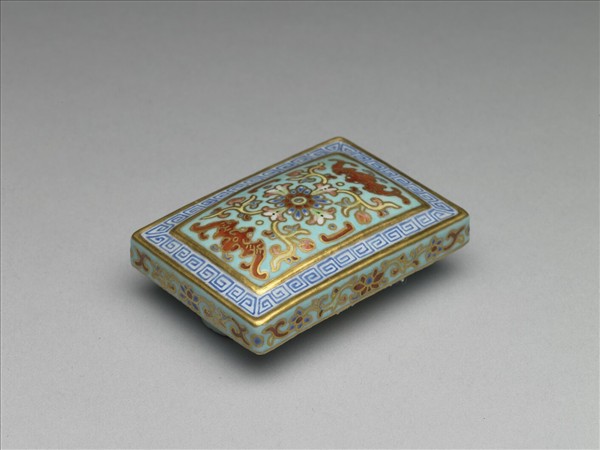 粉彩番蓮紋描金帶扣