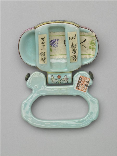 粉彩番蓮紋描金帶板