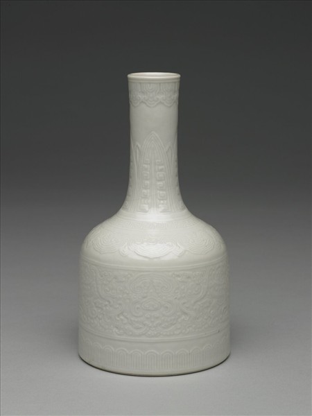 白釉暗花瓶